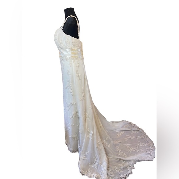 Oleg Cassini Collection David’s Bridal Ivory Lace Wedding Gown Sz 10 - Picture 8 of 16